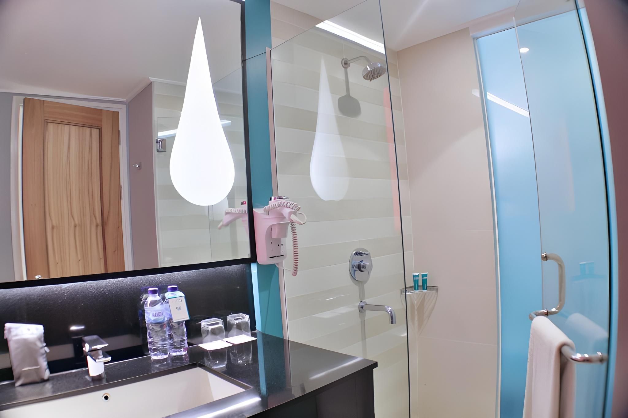 THE 1O1 Jakarta Sedayu Darmawangsa Deluxe Room 16