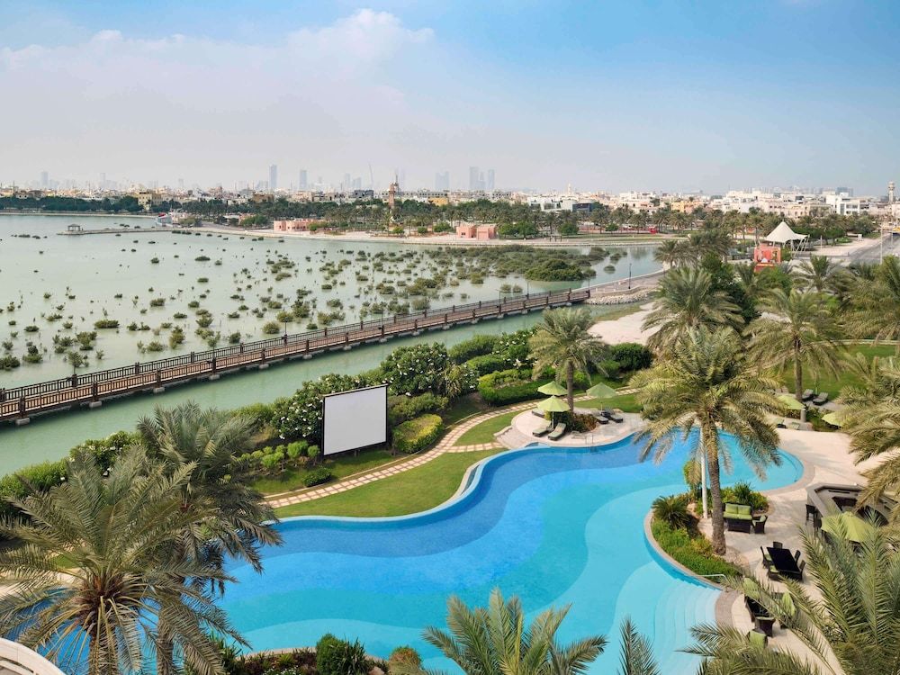 undefined Mövenpick Hotel Bahrain 2