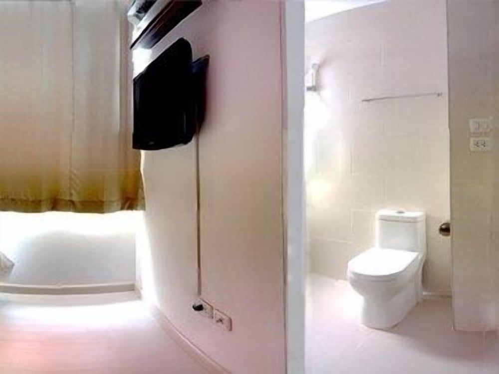 Nantra Ekkamai Standard Room, 1 Queen Bed 10