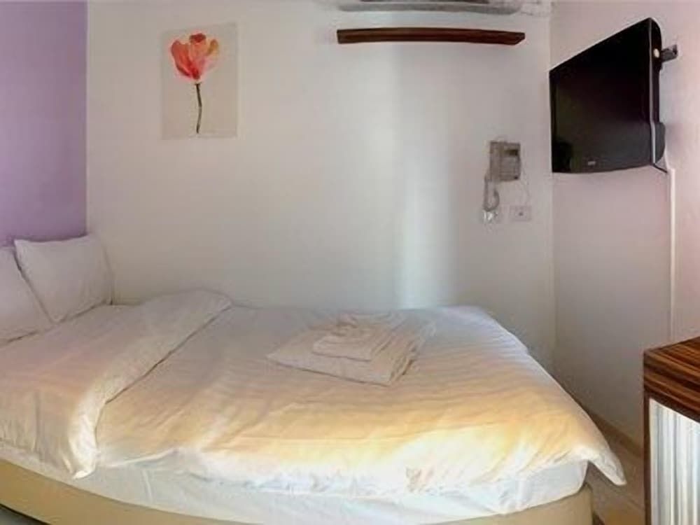 Nantra Ekkamai Standard Room, 1 Queen Bed 8