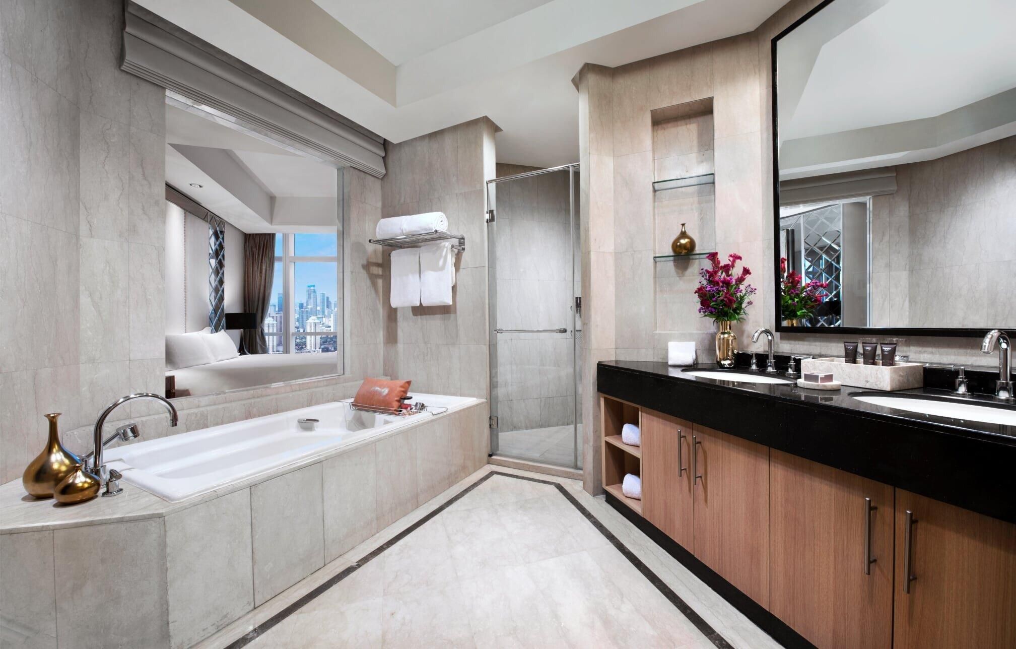 Grand, 2 Bedroom Residence, Bedroom 1: 1 King, Bedroom 2: 1 King, City view, High floor, Balcony