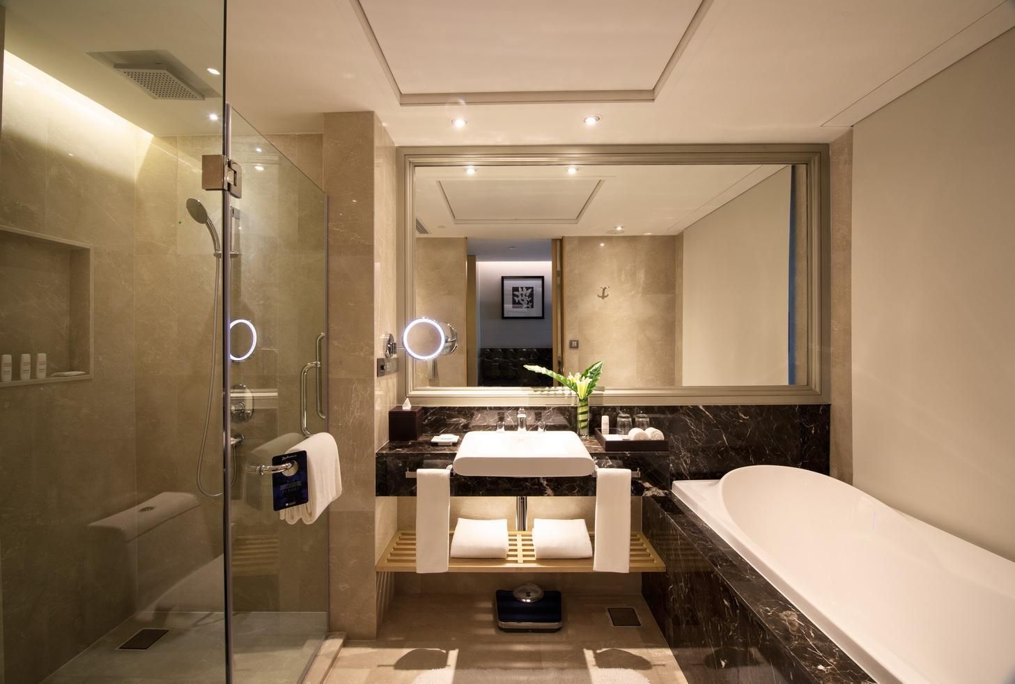Radisson Blu Plaza Bangkok Deluxe Room City View 9