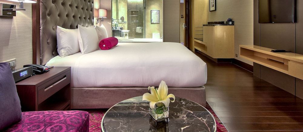 Radisson Blu Plaza Bangkok Deluxe Room, City View 2