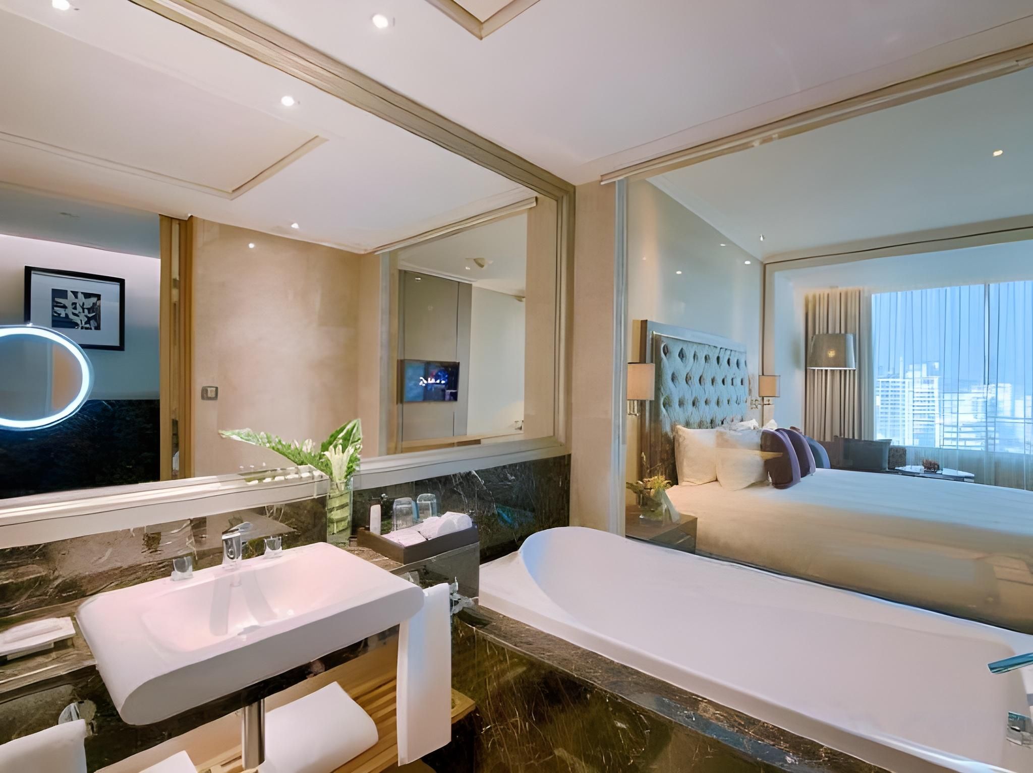 undefined Radisson Blu Plaza Bangkok 6