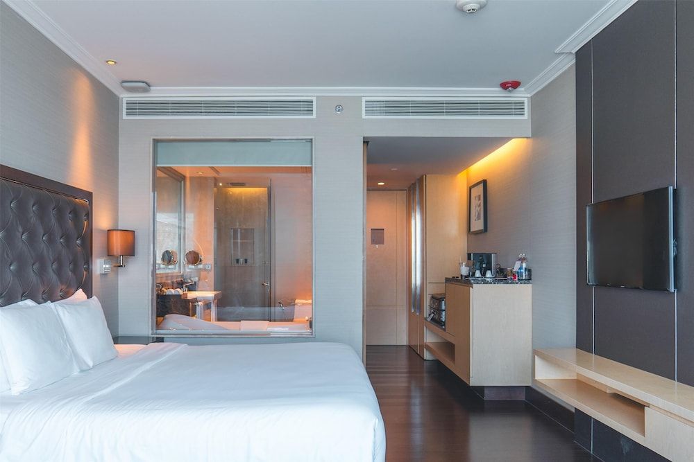 undefined Radisson Blu Plaza Bangkok 5