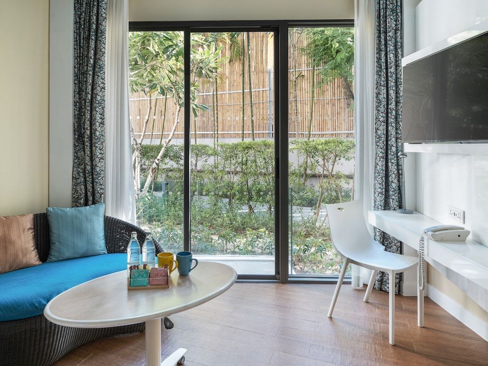 OZO Chaweng Samui Superior Twin Room, 2 Twin Beds 4