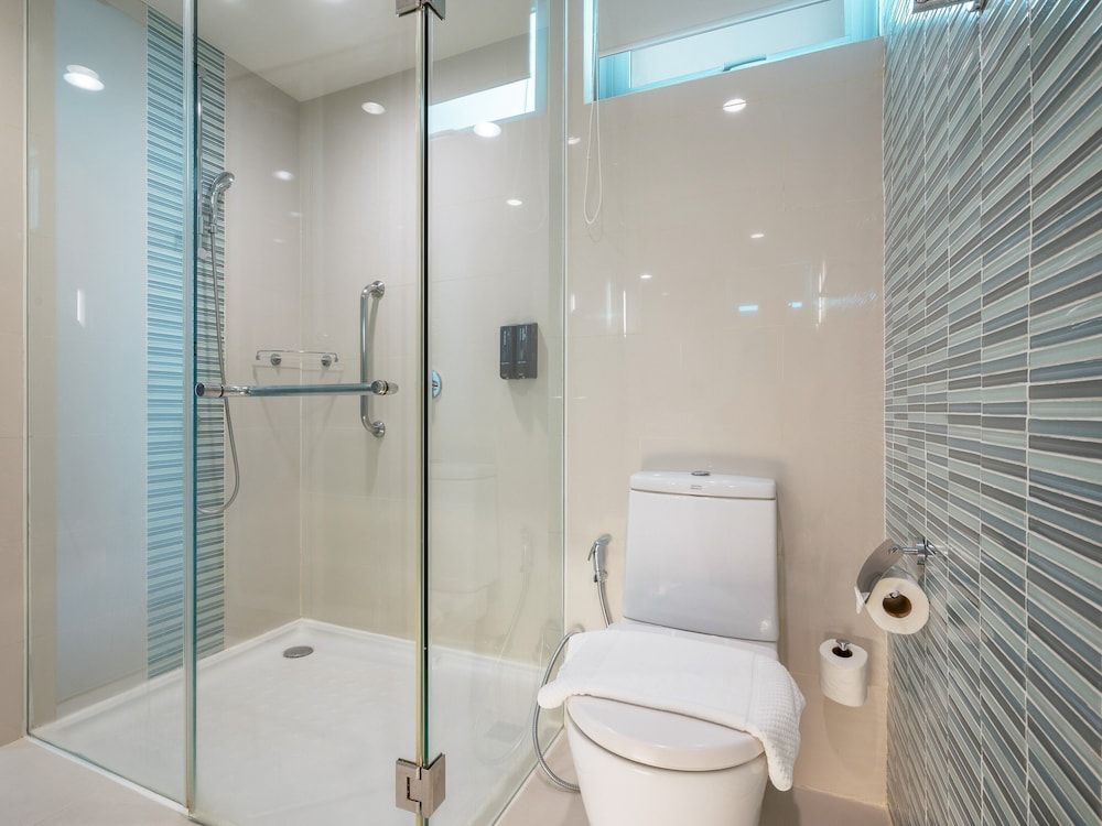 OZO Chaweng Samui Superior Twin Room, 2 Twin Beds 4