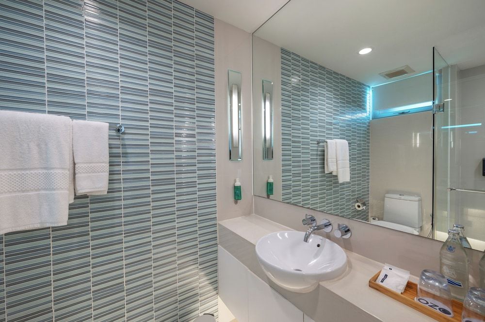 OZO Chaweng Samui Superior Twin Room, 2 Twin Beds 4