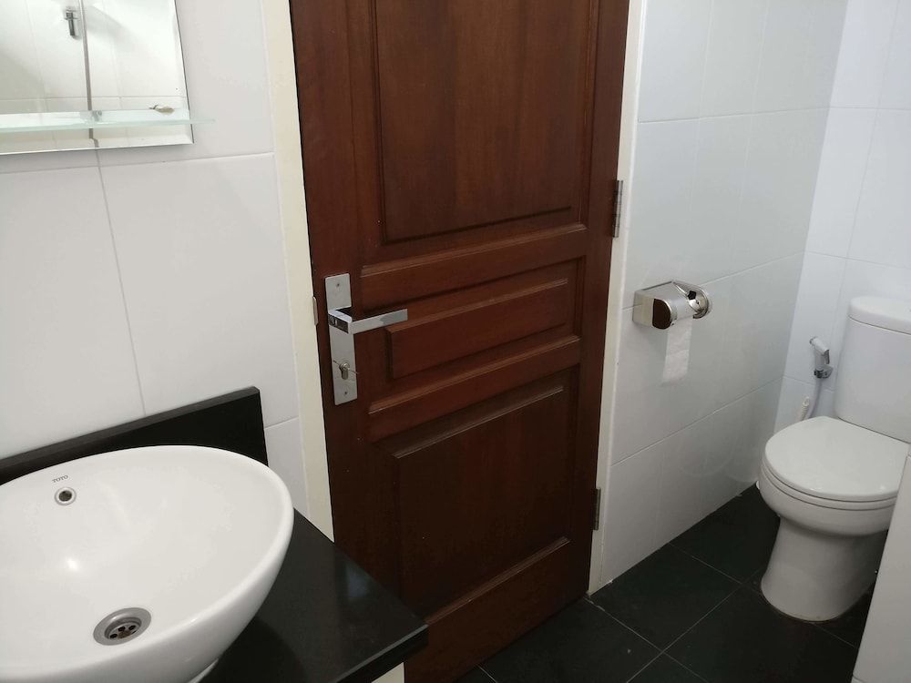 Dream Estate Studio 13