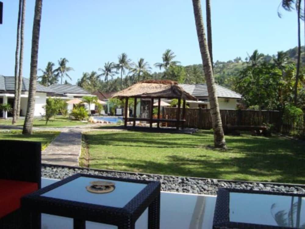 Dream Estate Studio 10