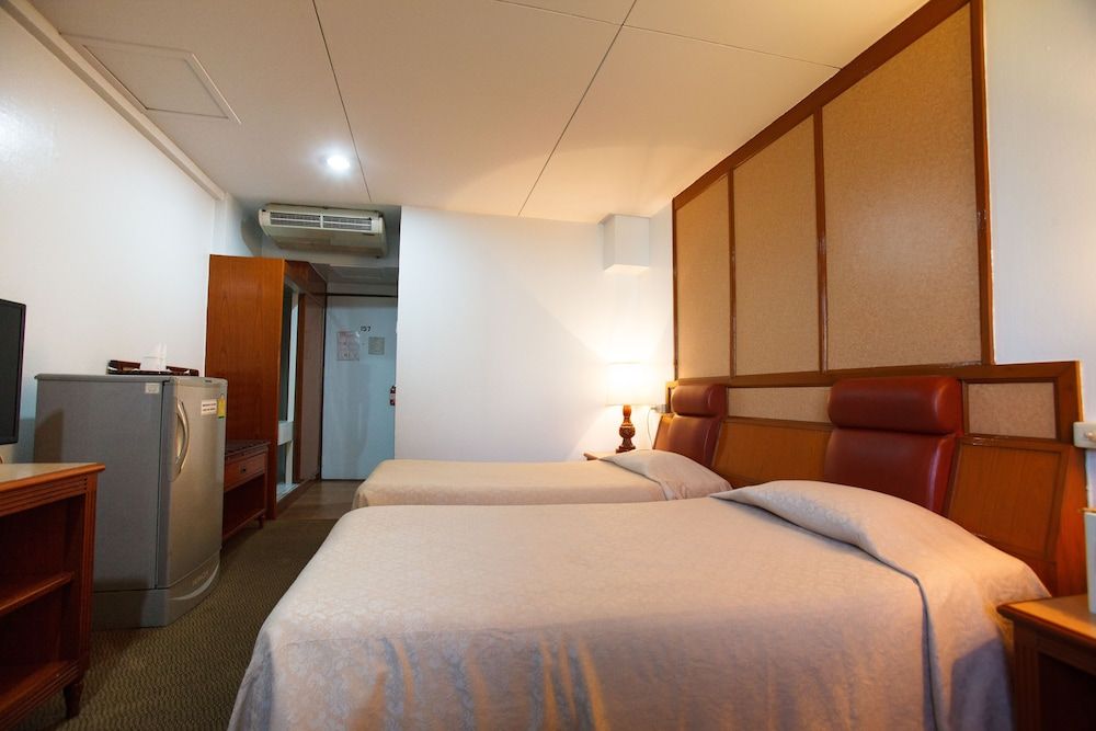 Nana Hotel Standard Room 6