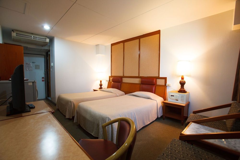 Nana Hotel Standard Room 2