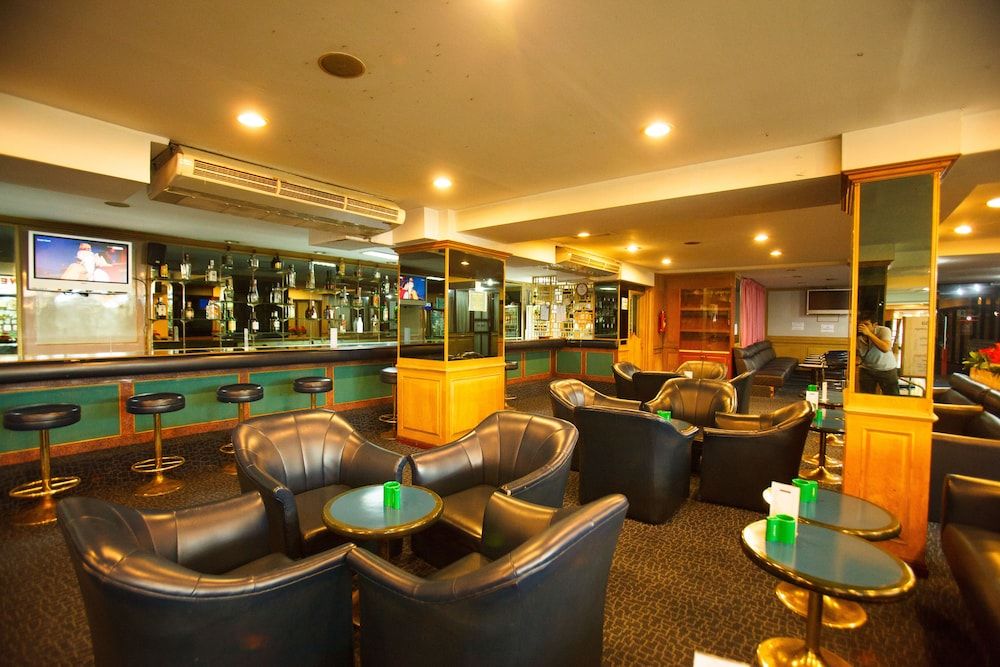 undefined Nana Hotel 6