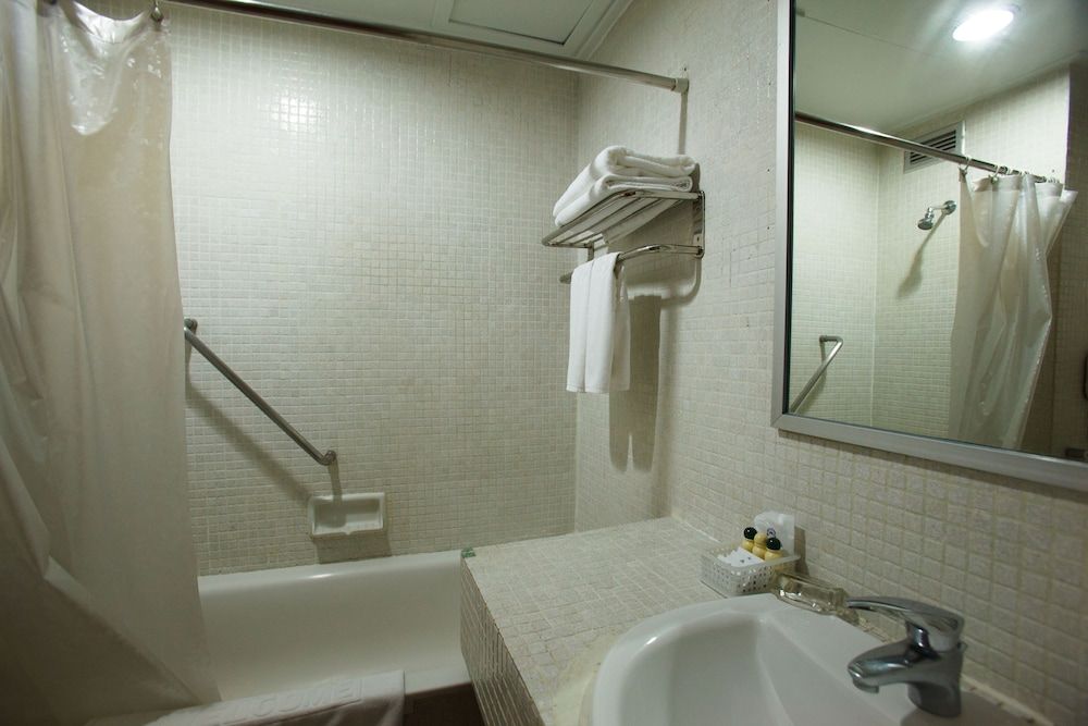 Nana Hotel Standard Room 10