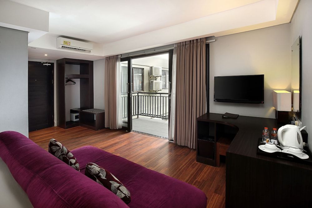 Rofa Kuta Hotel Junior Suite 4