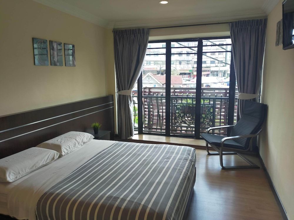 Deluxe Double Room, 1 Queen Bed, Balcony, City View