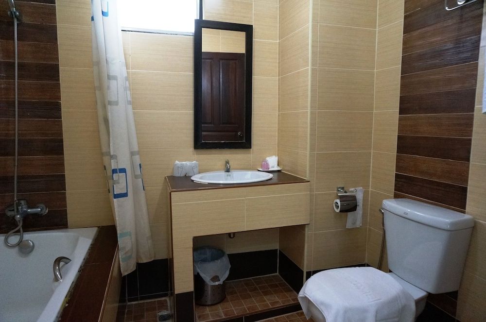 Iyara Hua Hin Lodge Deluxe Double Room 5