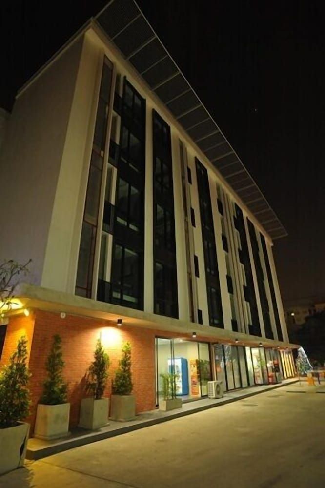 Front of property - evening/night