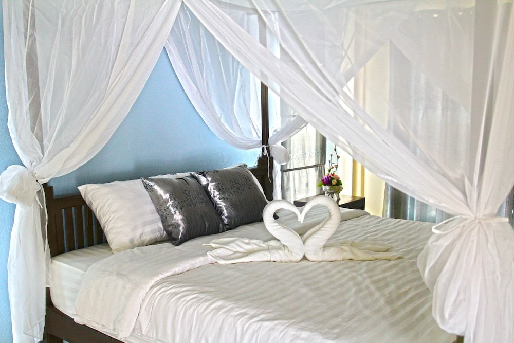 Blue House Sukhothai Deluxe Double Room 2