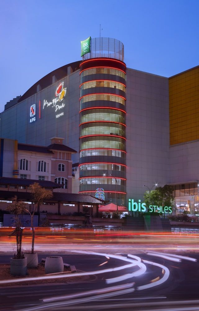 undefined ibis Styles Jakarta Mangga Dua Square 3