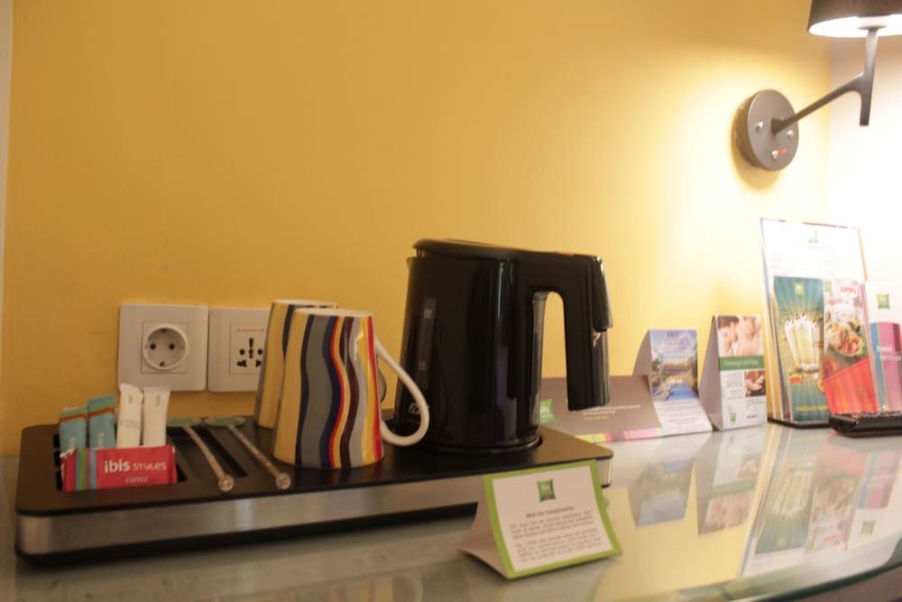 ibis Styles Jakarta Mangga Dua Square Standard Room, 2 Twin Beds 4