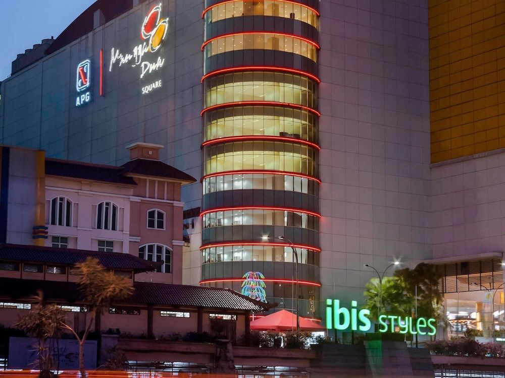 undefined ibis Styles Jakarta Mangga Dua Square 5