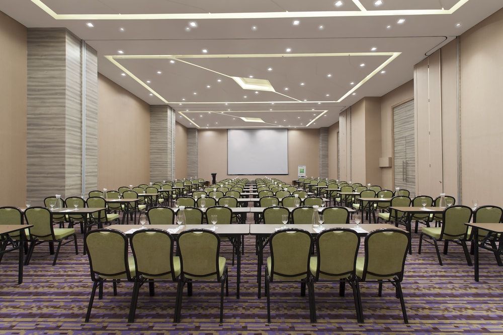 undefined ibis Styles Jakarta Mangga Dua Square 10