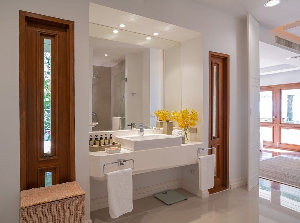 undefined Villa Macaque and Villa Languor 10