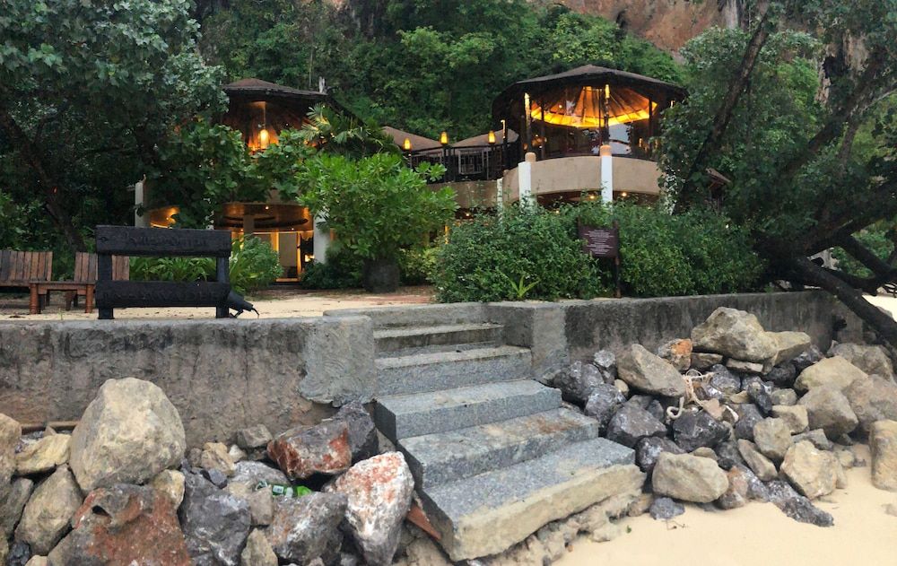 undefined Villa Macaque and Villa Languor 5