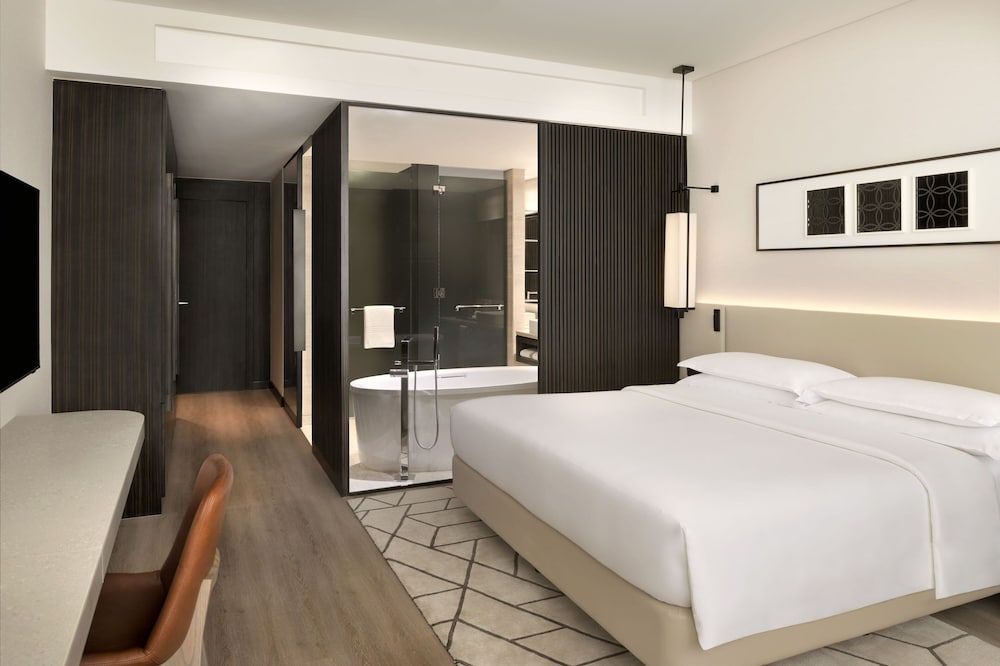 Deluxe Room, 1 King Bed