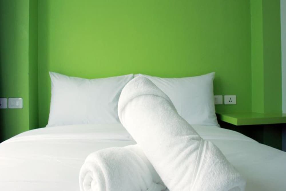 Cheeky Monkey's Samui Standard Double Room 2