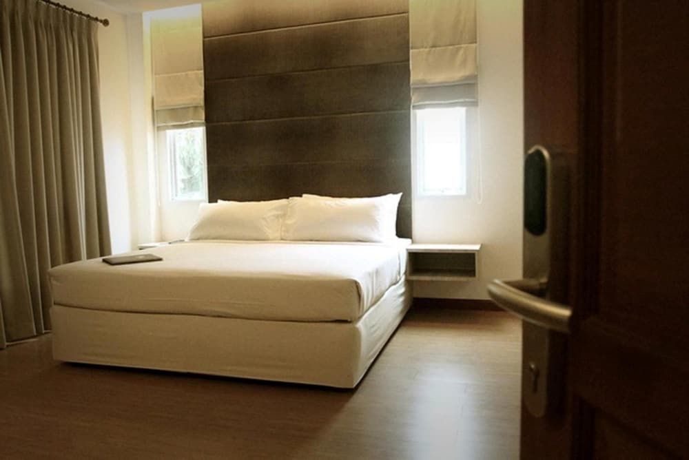 Calypzo 2 Deluxe Double or Twin Room 13