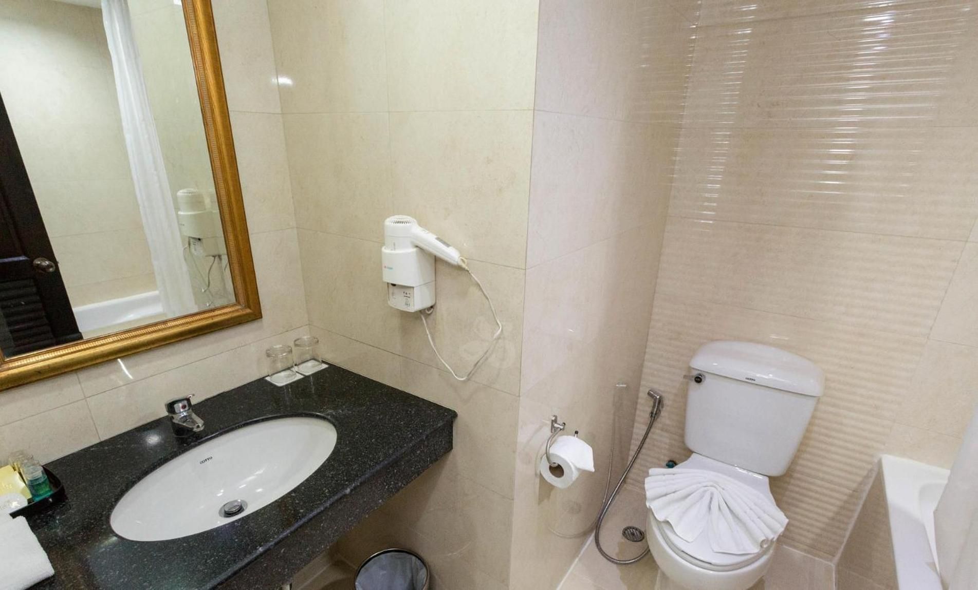 The Grand Sathorn Deluxe Rooms 2