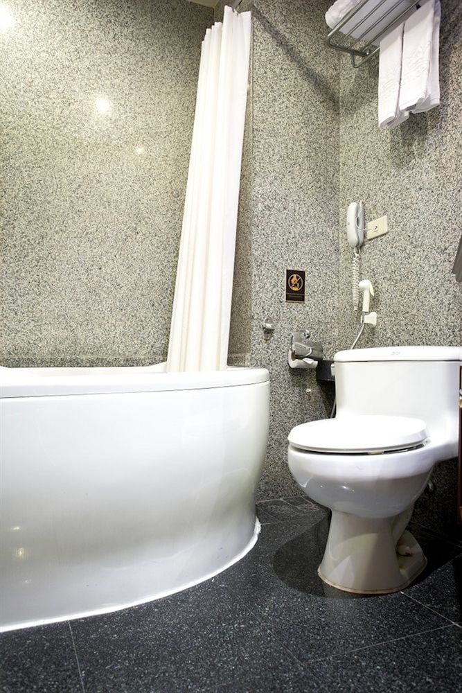 undefined Majestic Suites 10