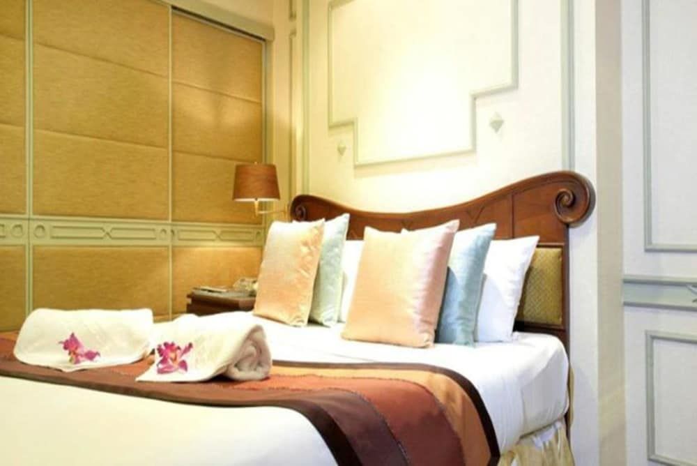 undefined Majestic Suites 9