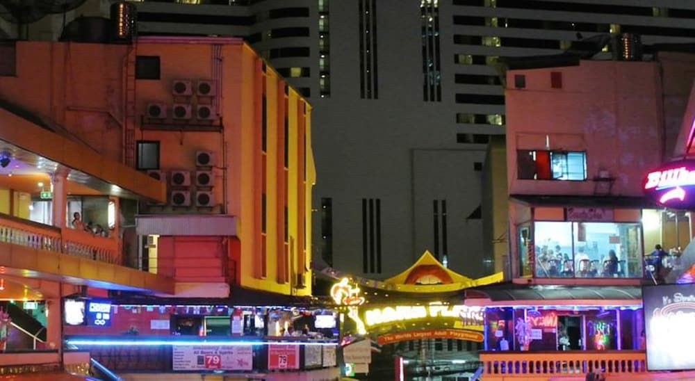 undefined Majestic Suites 2