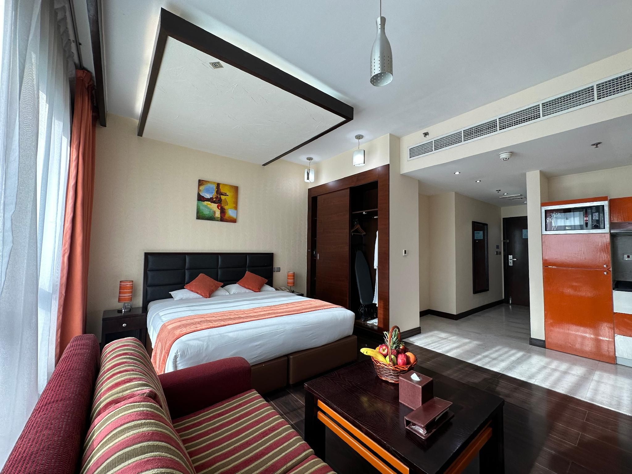 Sunday Marina View Hotel Apartments Deluxe Studio King Apartment 2
