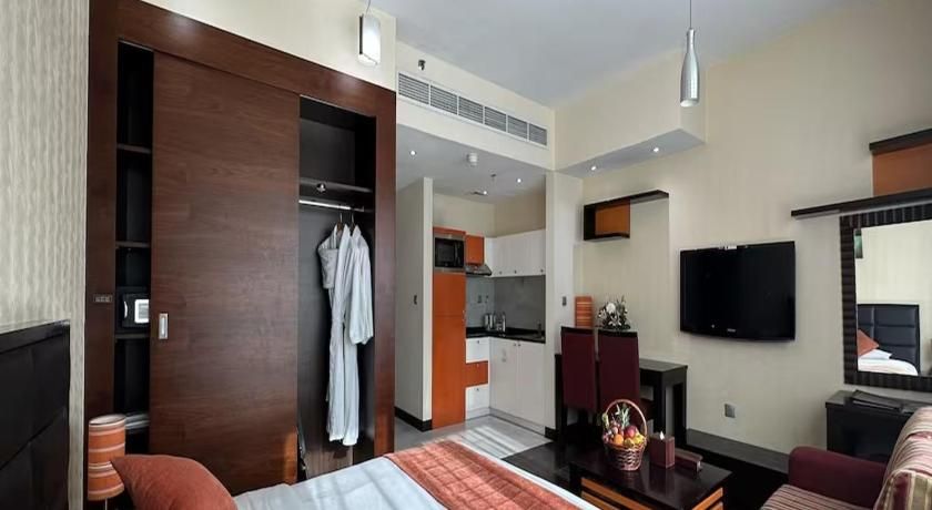Sunday Marina View Hotel Apartments Deluxe Studio King Apartment 12