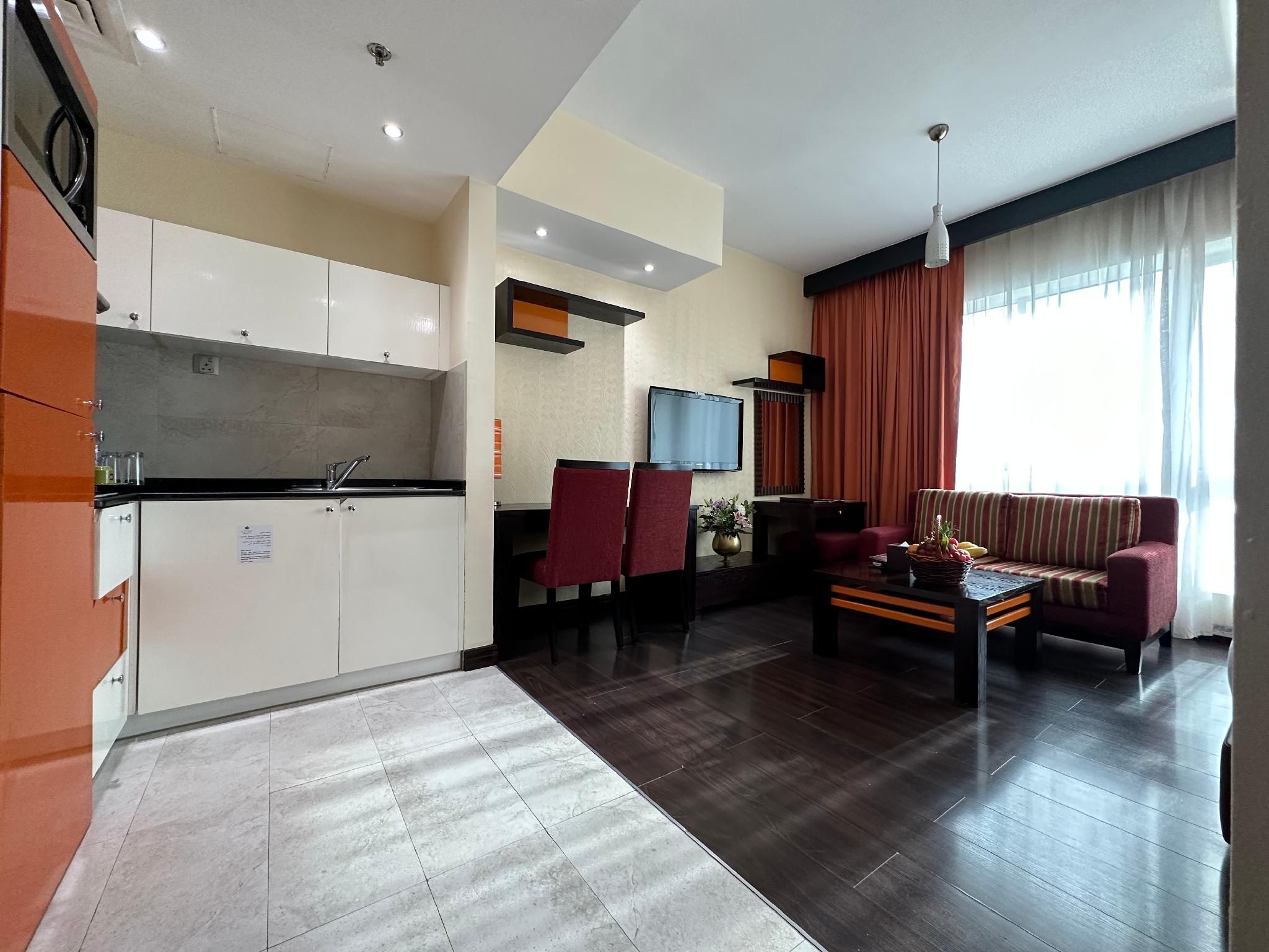 Sunday Marina View Hotel Apartments Deluxe Studio King Apartment 14