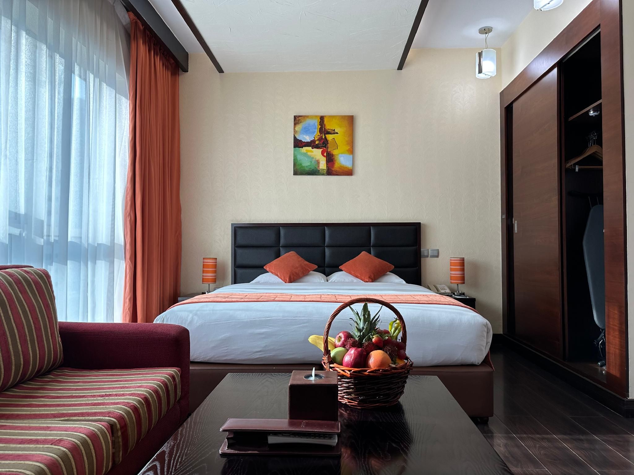 Sunday Marina View Hotel Apartments Deluxe Studio King Apartment 4