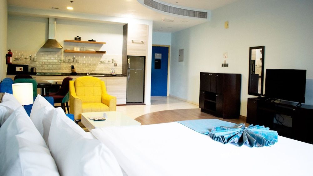 Signature Hotel Apartments & Spa Superior Studio, 1 King Bed 3