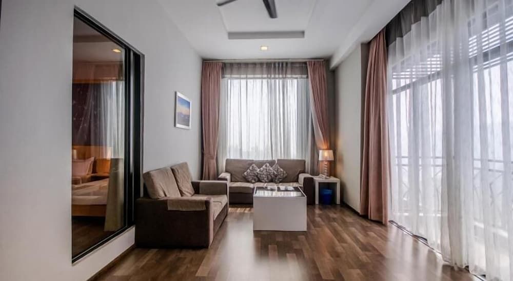 Nova Highlands Hotel Family Suite 9