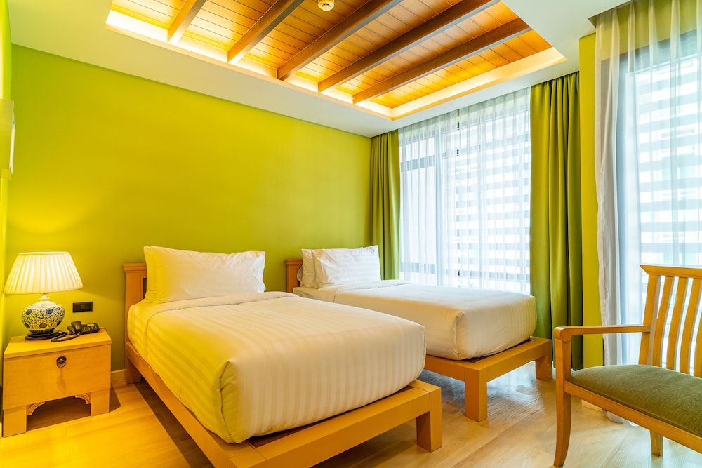 Superior Room, Corner