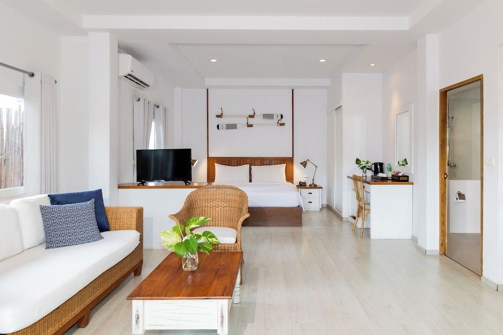 undefined Malibu Beach Resort 10