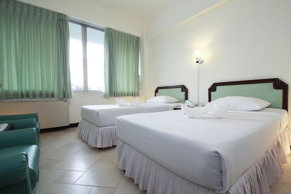 YMCA International Hotel Standard Room 2