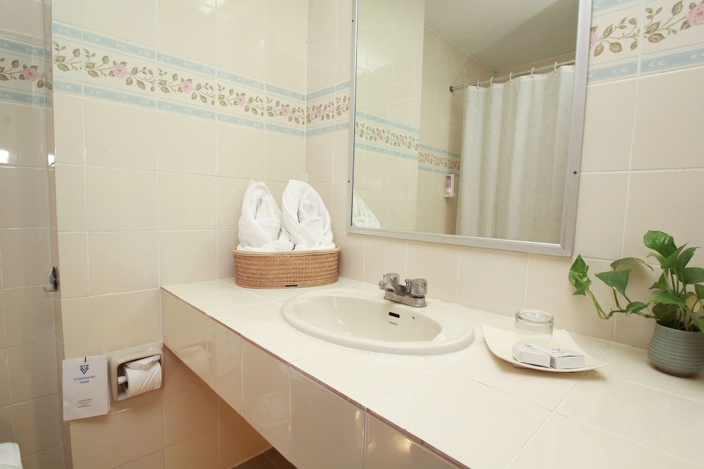 YMCA International Hotel Standard Room 3