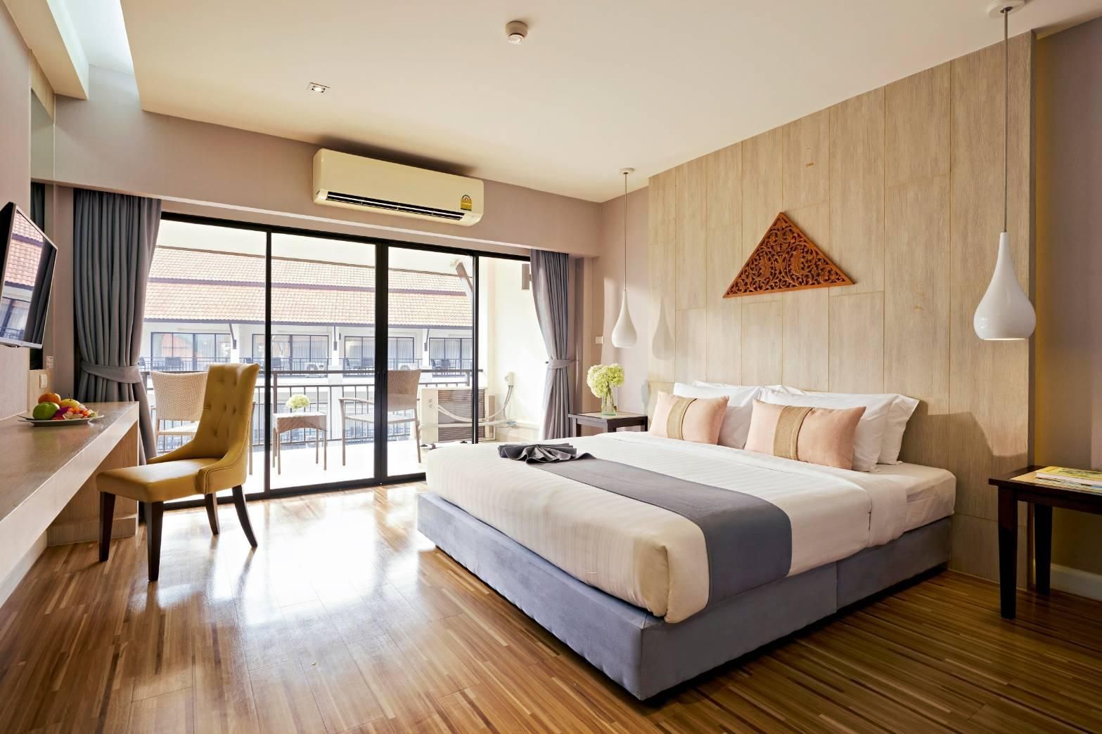 1 Bedroom Suite 1 King Non-Smoking