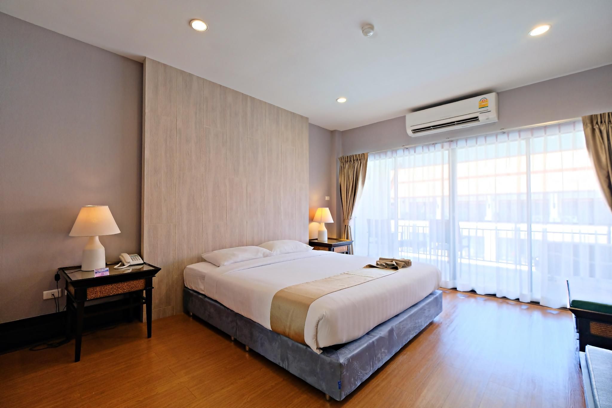 Superior King Room