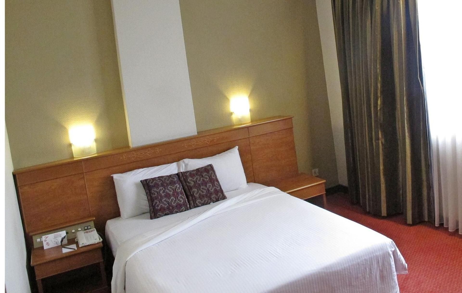 Standard Queen Room