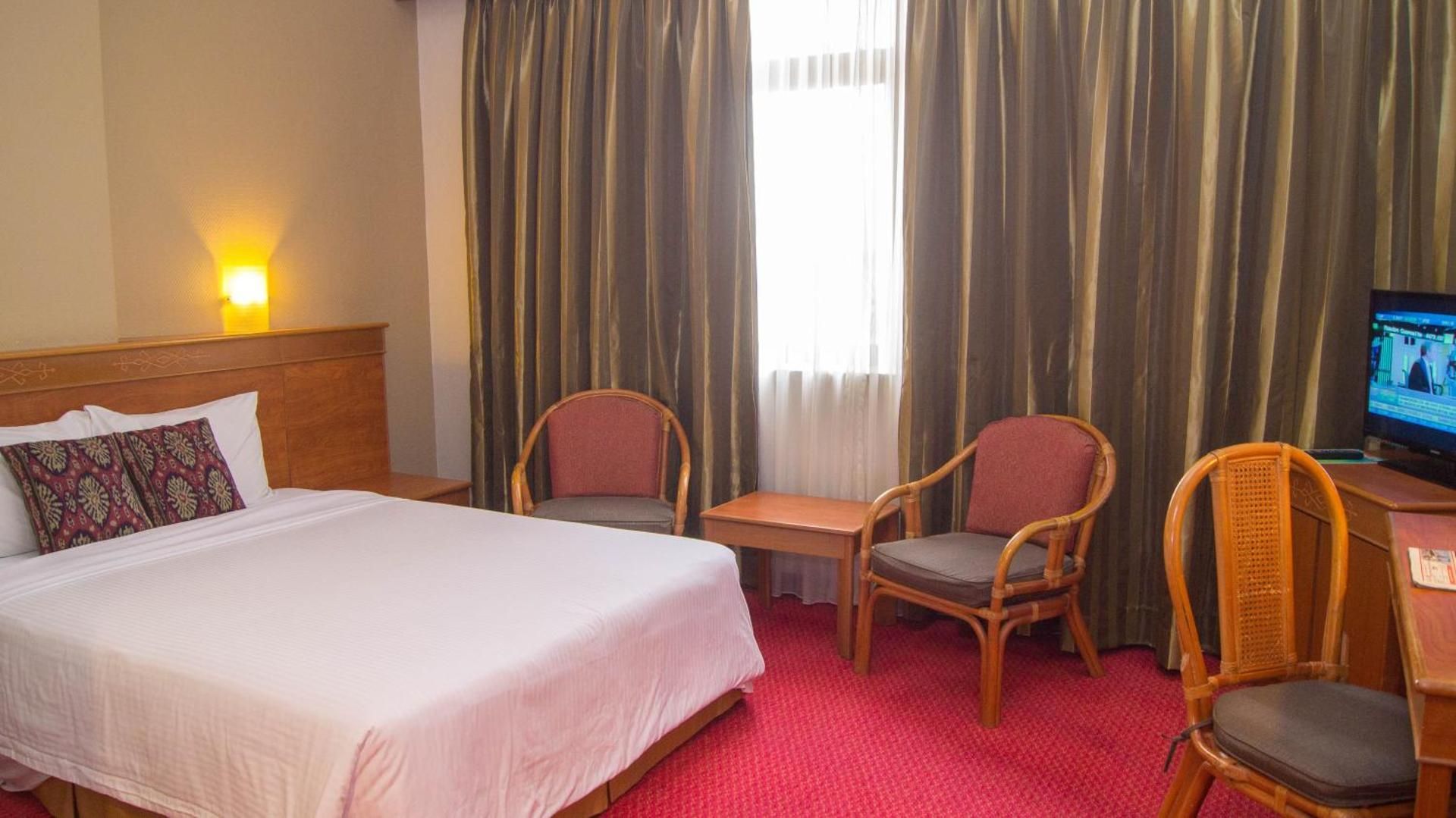 Standard Queen Room
